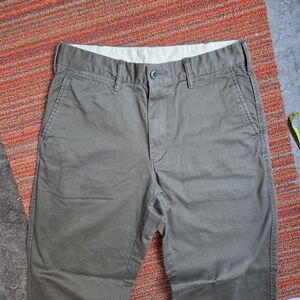 Uniqlo Olive/Khaki/Stone Classic Chinos SZ 30/34